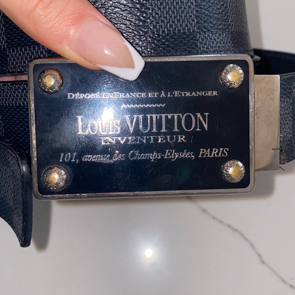 Louis Vuitton belt. Very used. Could probably be fixed by a cobbler!